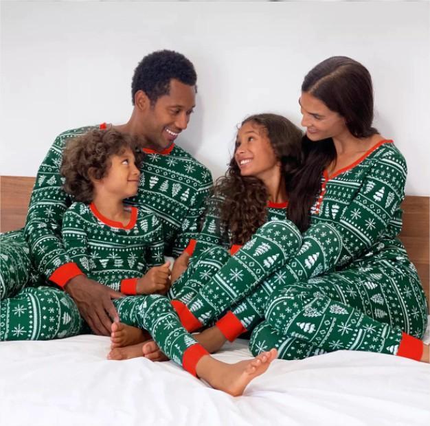 Pijamas Navidad Familia <br/> Árboles de Navidad Verdes