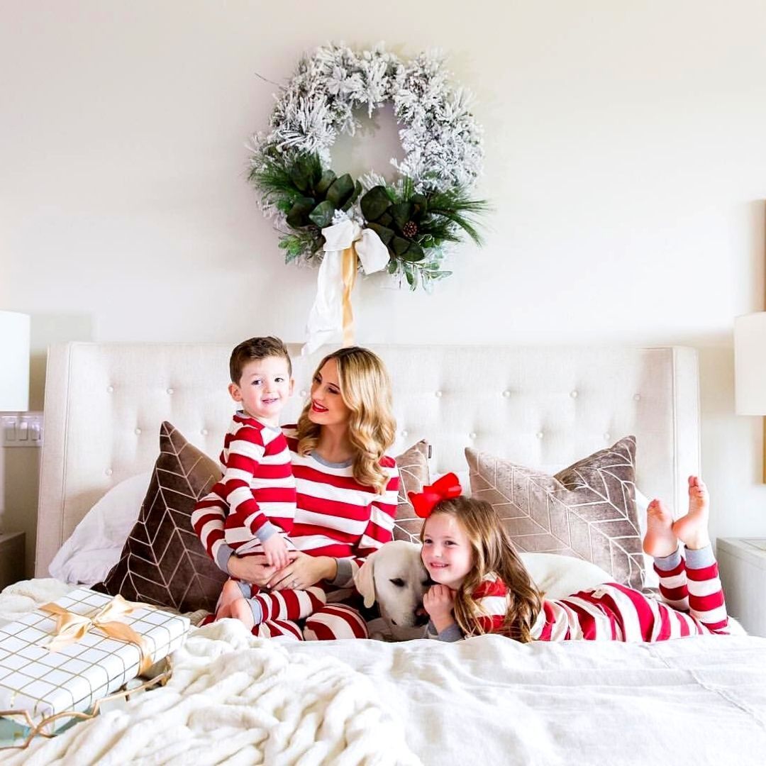 Pijamas Navidad Familia <br/> Rayas Rojas y Blancas
