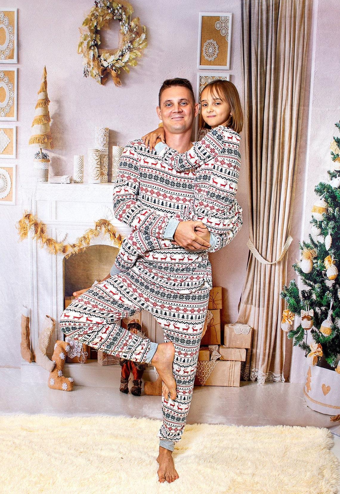 Pijamas Navidad Familia <br/> Símbolos Navideños