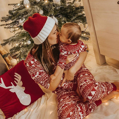 Pijamas Navidad Familia <br/> Rojo con Motivos Blancos